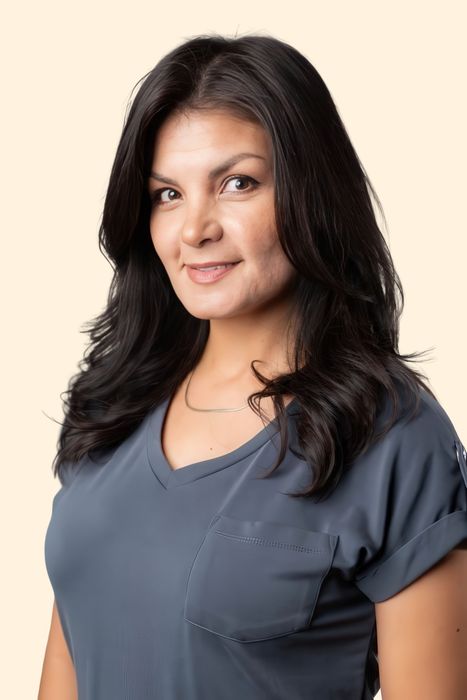 Bobbie Jo Cardenas, Therapist