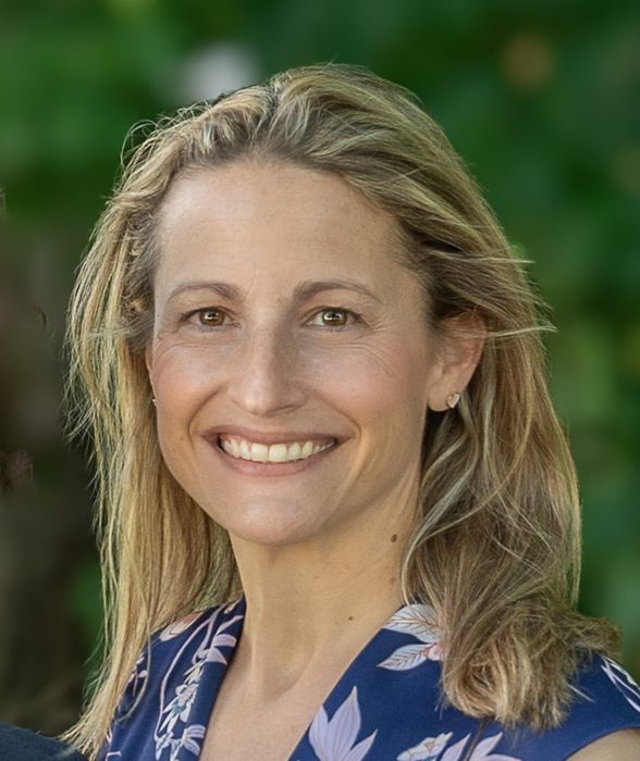 Caroline Maguire, Therapist