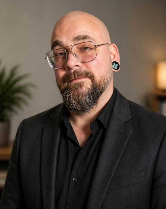 Mat Mayes, Therapist