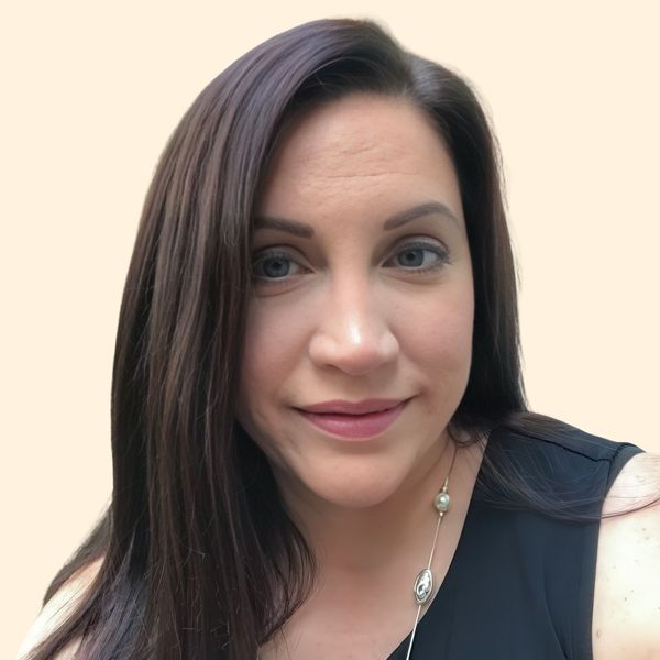 Somer Banjanin, Therapist