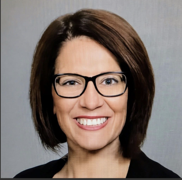 Sara Scott, Therapist