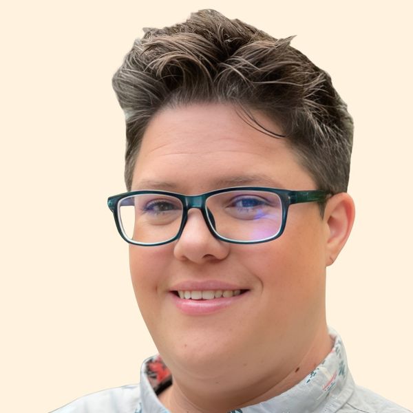 Dani Broadway, Therapist