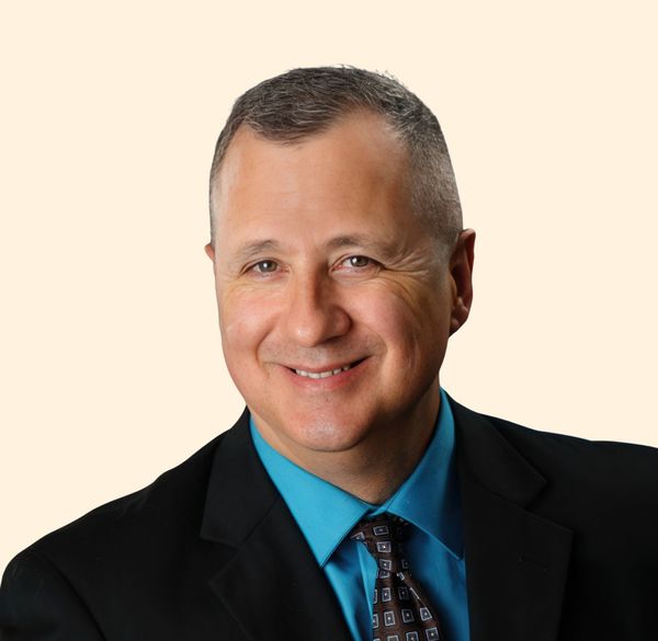 Dr Stephan Baker, Therapist