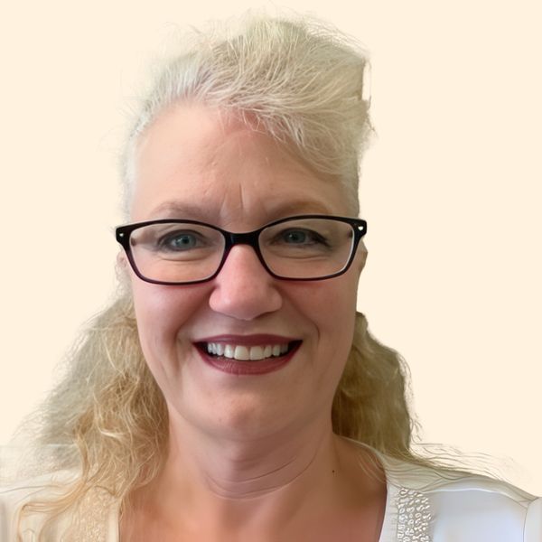 Michele Fischer, Therapist