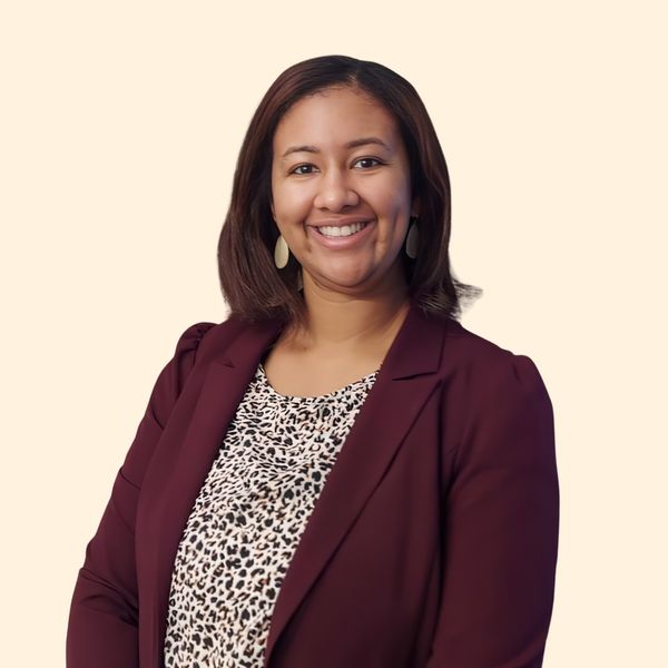 Alexa Burgess, Therapist