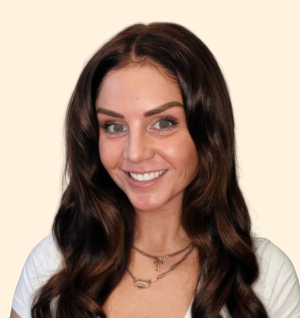 Taylor Farr, Therapist