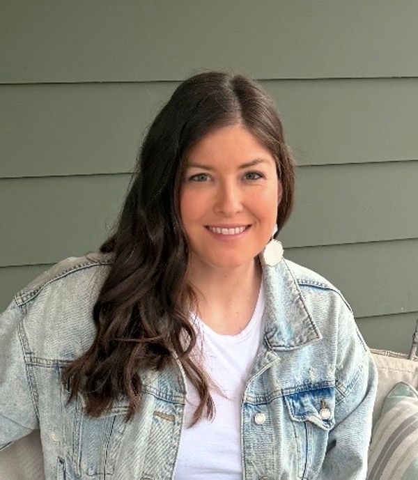 Kaitlyn Green, Therapist