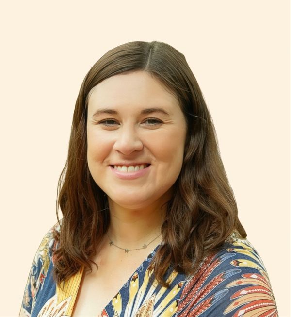Caroline Russe, Therapist