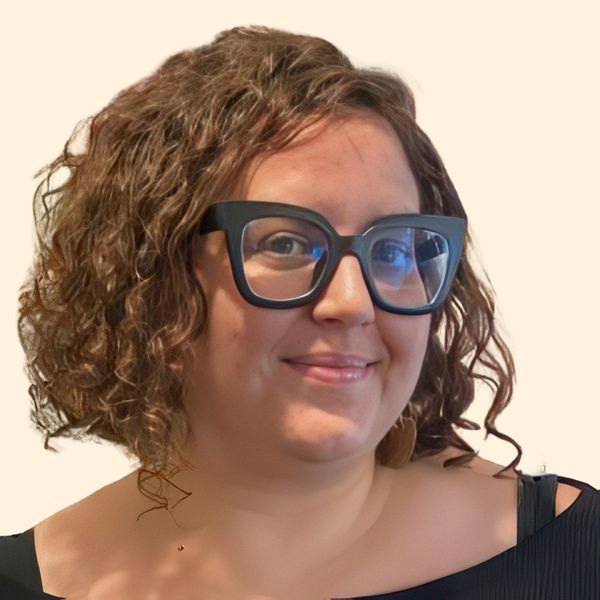 Alexis McCrohan, Therapist