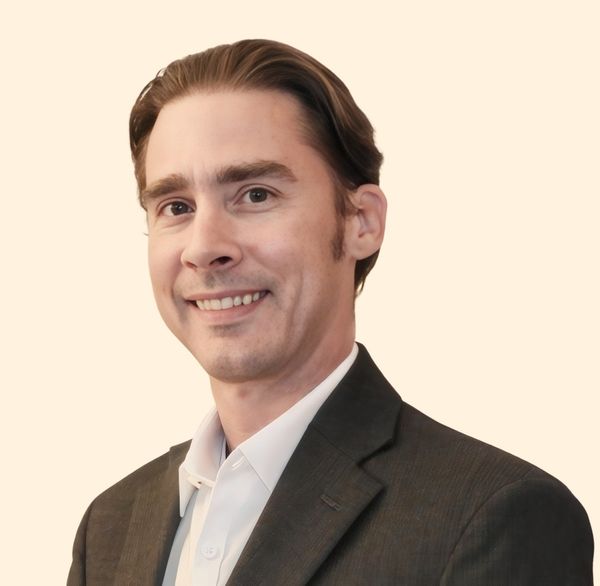 Christopher Dickson, Therapist