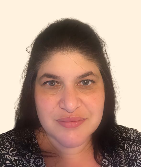 Deborah Lincoln, Therapist