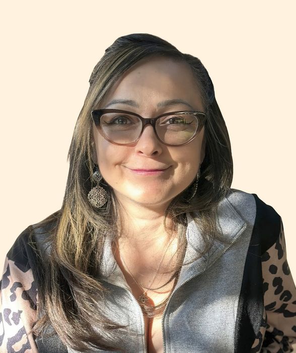 Mayra Zavalza, Therapist