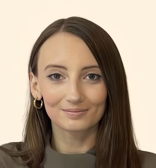 Kadi Hinely, Therapist