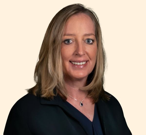 Lora L Wright, Therapist