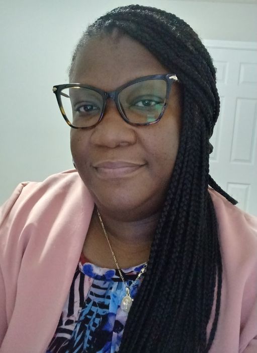 Davril Huggins-Looby, Therapist