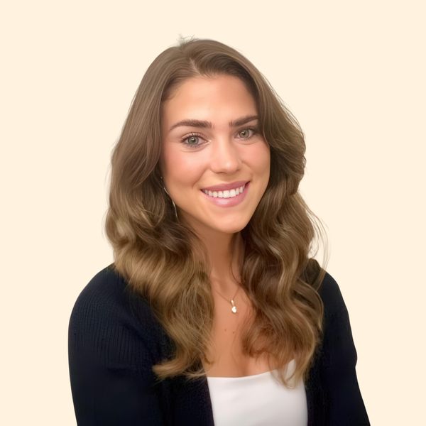 Hayley Rhodes, Therapist