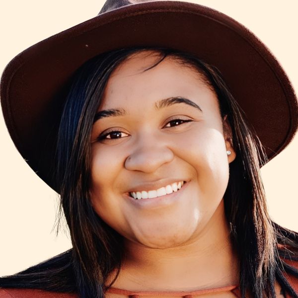 Kiana Chopik, Therapist