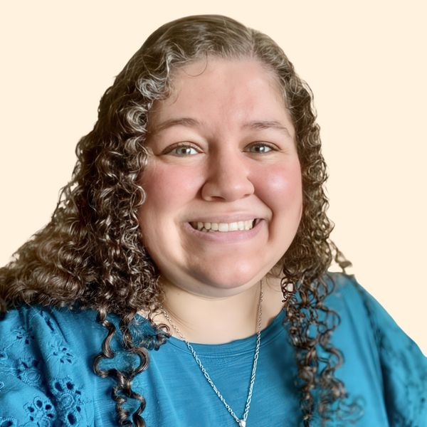 Lauren La Riva, Therapist
