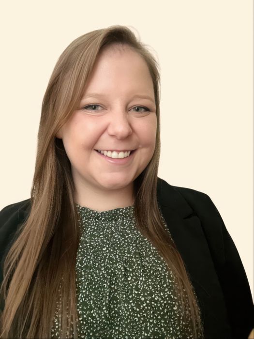 Chesney Fain, Therapist