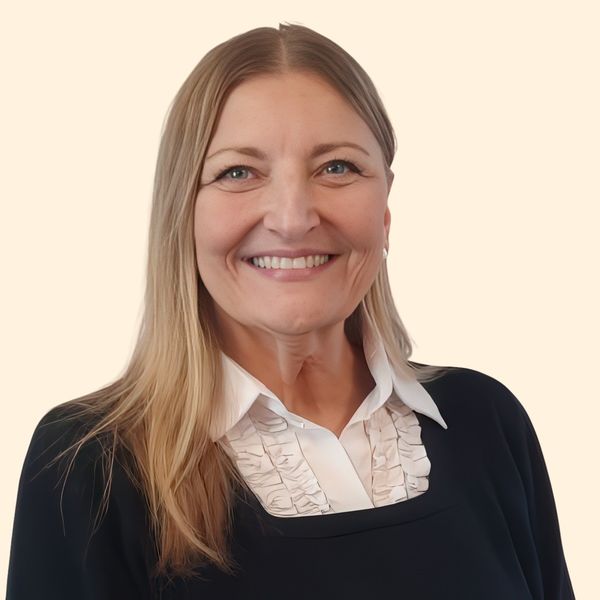 Lisa Fix, Therapist