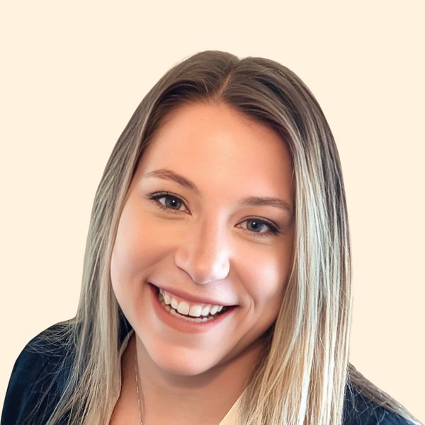 Saige Weeks, Therapist
