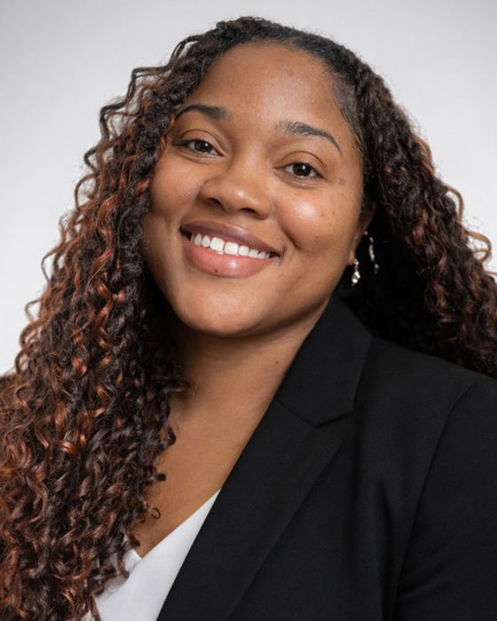 DaQuala Lee, Therapist