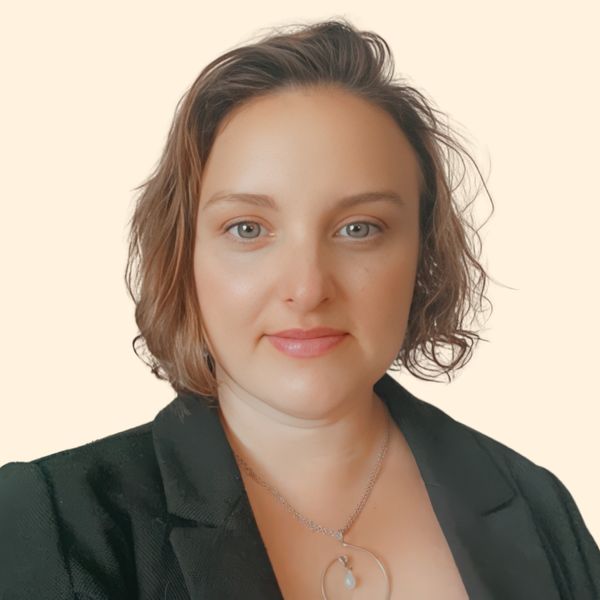 Kelly Deragon, Psychologist