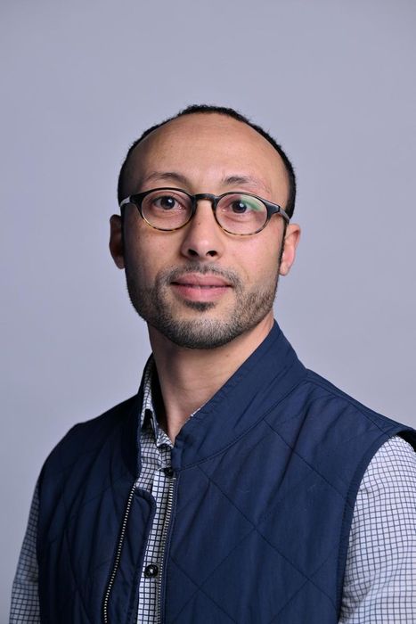 Moe Karroumi, Therapist
