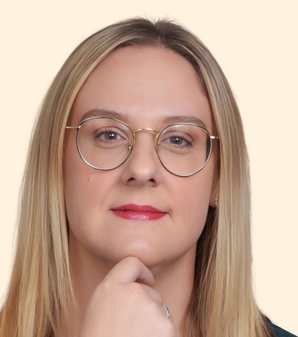 Kelsey Ginder, Therapist
