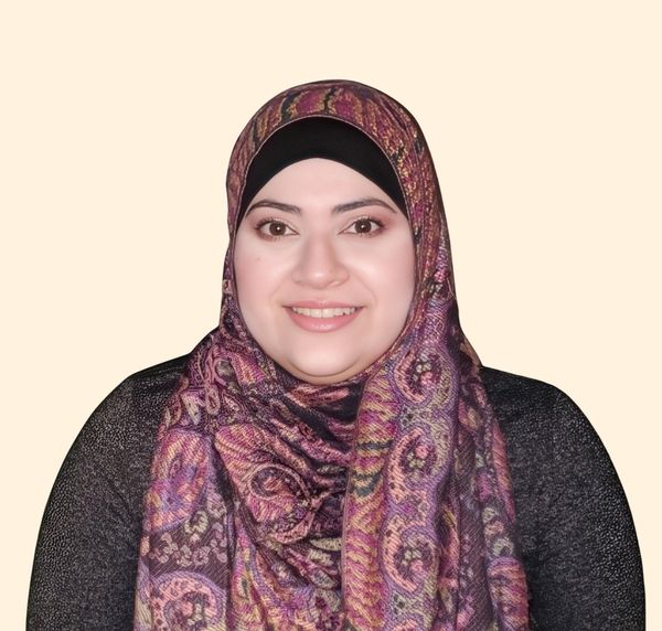 Hanan Abdelwahab, Therapist