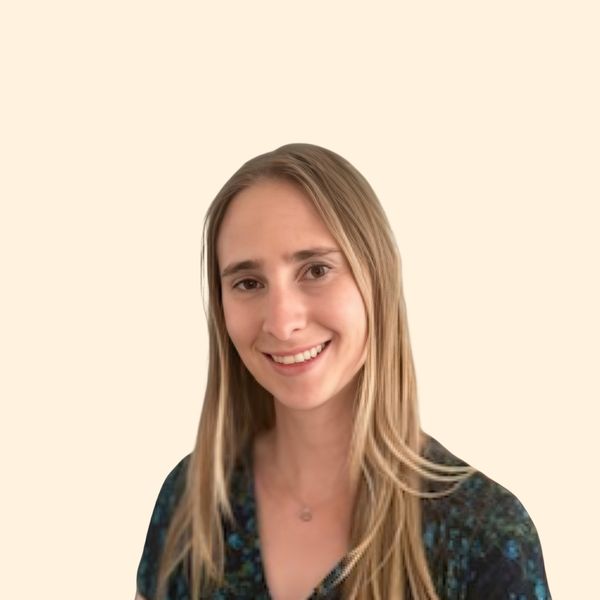 Halle Gerash, Therapist