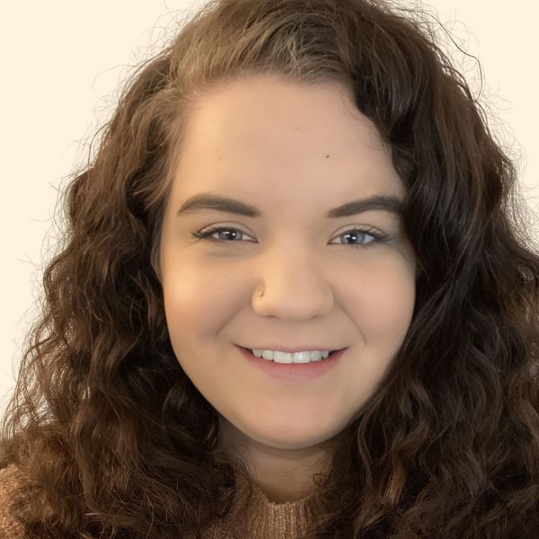Kayli McNeill, Therapist