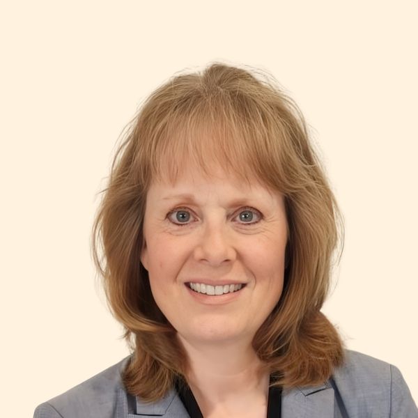 Kimberley Loken, Therapist
