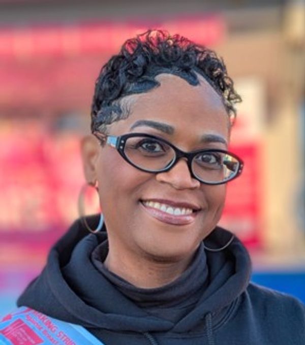 DaVida Pace, Therapist