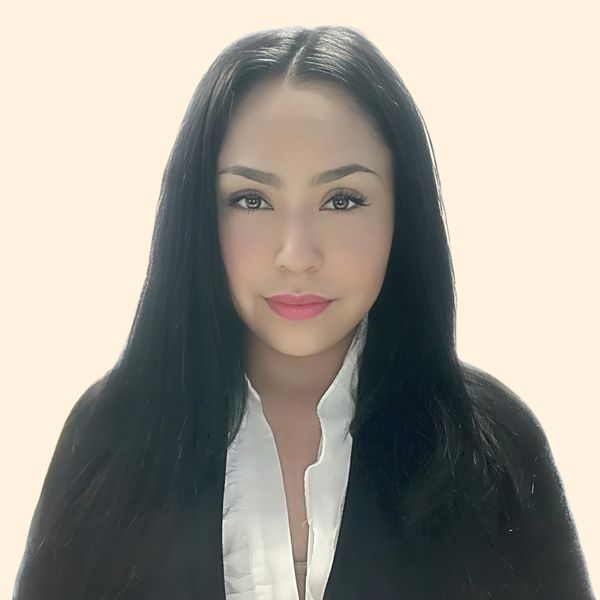 Carmen Lizcano, Therapist