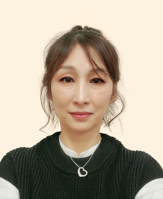 Sung Hwang, Therapist