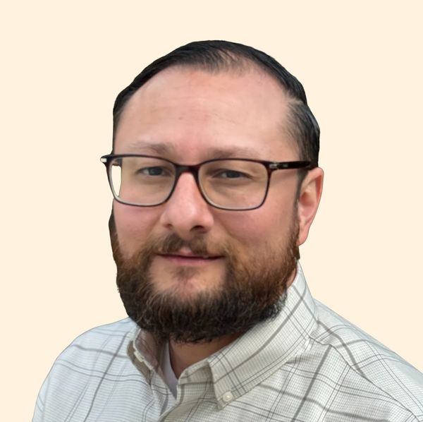 Eric de Aenlle, Therapist
