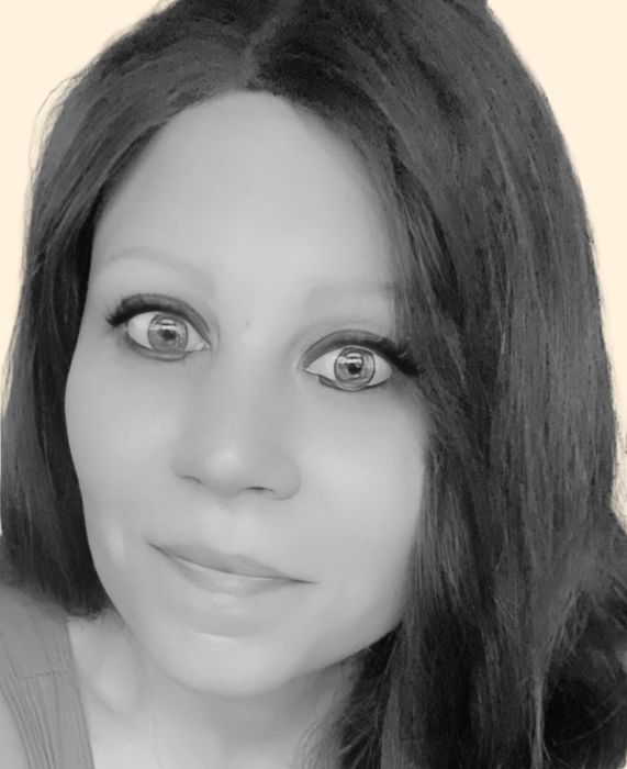 Chelsea Sylvester, Therapist