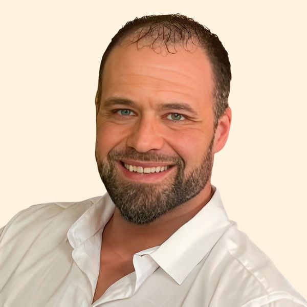 Ryan Black, Therapist