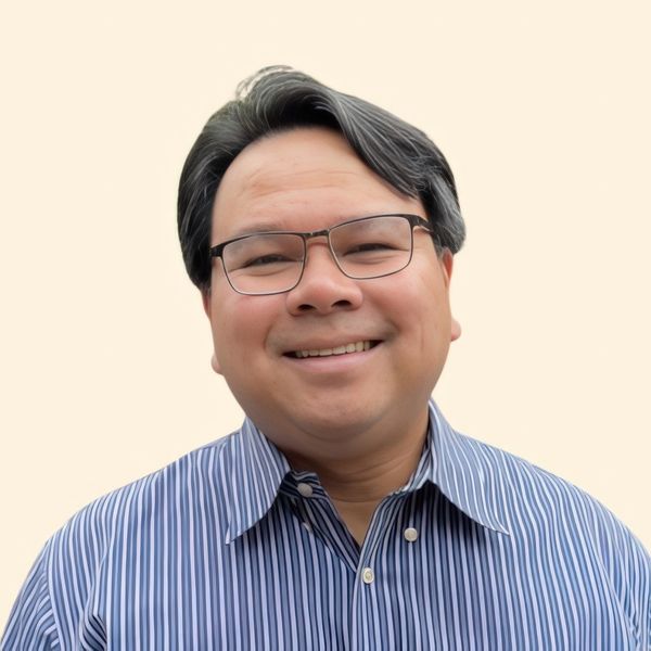 Rommark Manlimos, Therapist