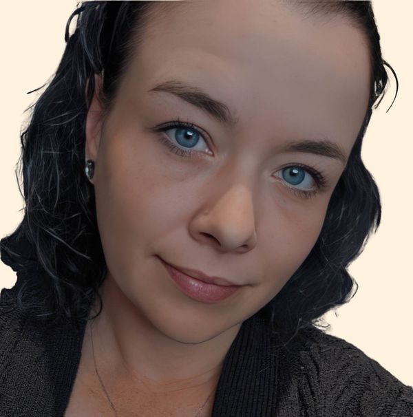 Tiffany Hollis, Therapist