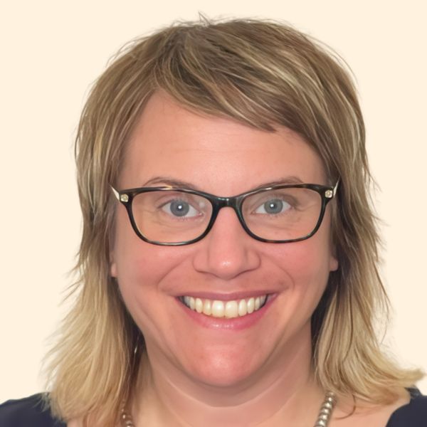 Lara Arndt, Therapist
