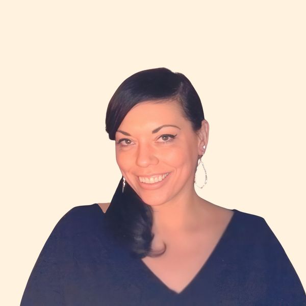 Launa LaPorta, Therapist