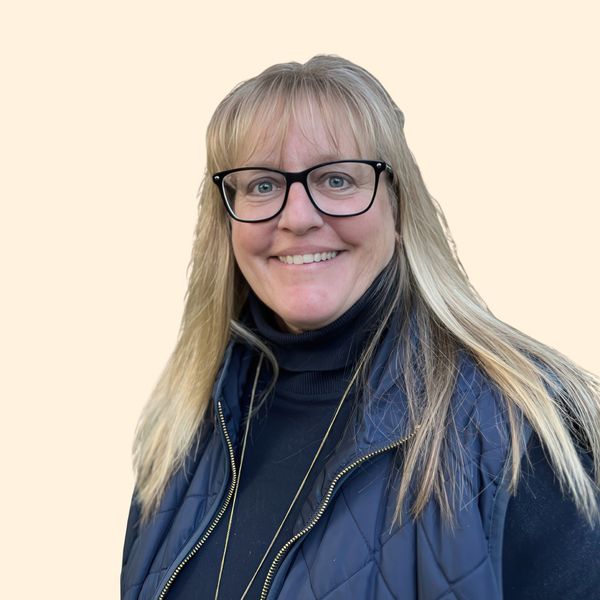 Karyn Lock-Bryne, Therapist