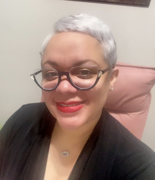 Nakia Shaw, Therapist
