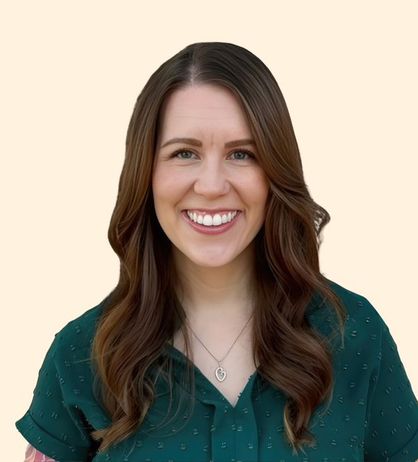 Amanda Almendarez, Therapist