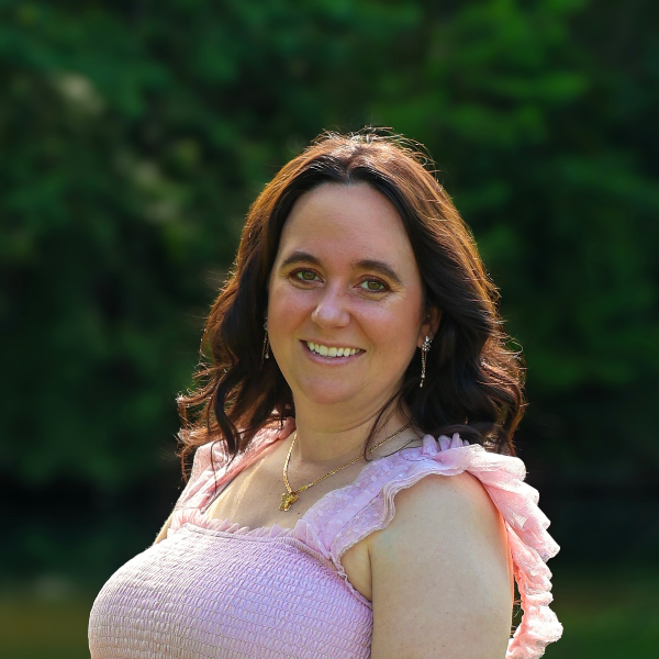 Lea DiChiara, Therapist
