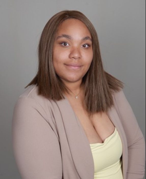 Jakayla Crowley, Therapist