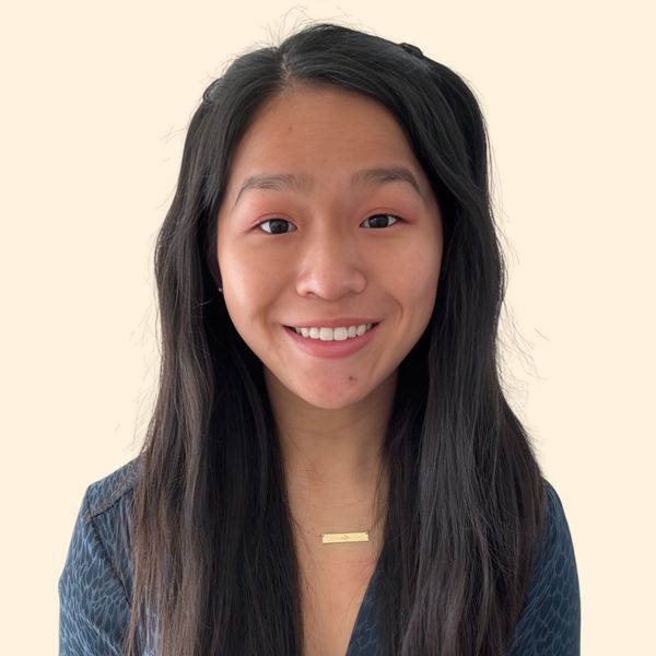 Aya Henry, Therapist