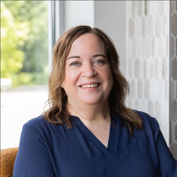 Janee Anez, Therapist